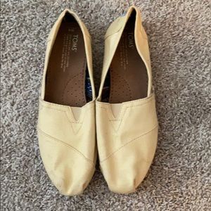 Pale Yellow TOMS
